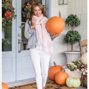 BNWT Jillian Harris scarf from the jilly box!!